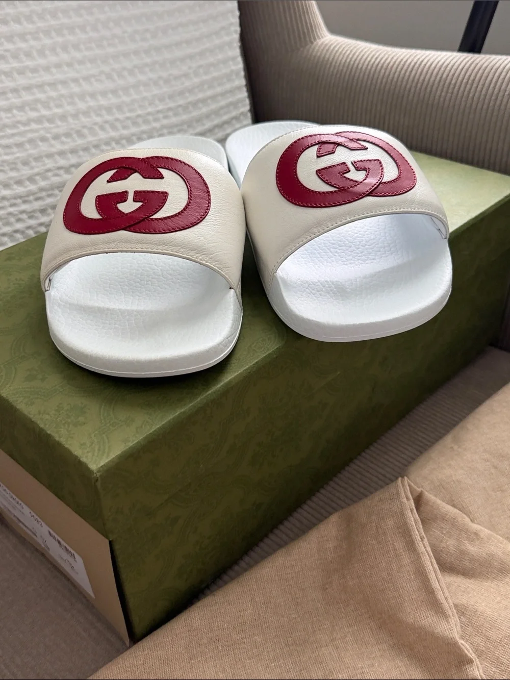 Gucci Men’s White Leather Slide Sandals with Red Interlocking G